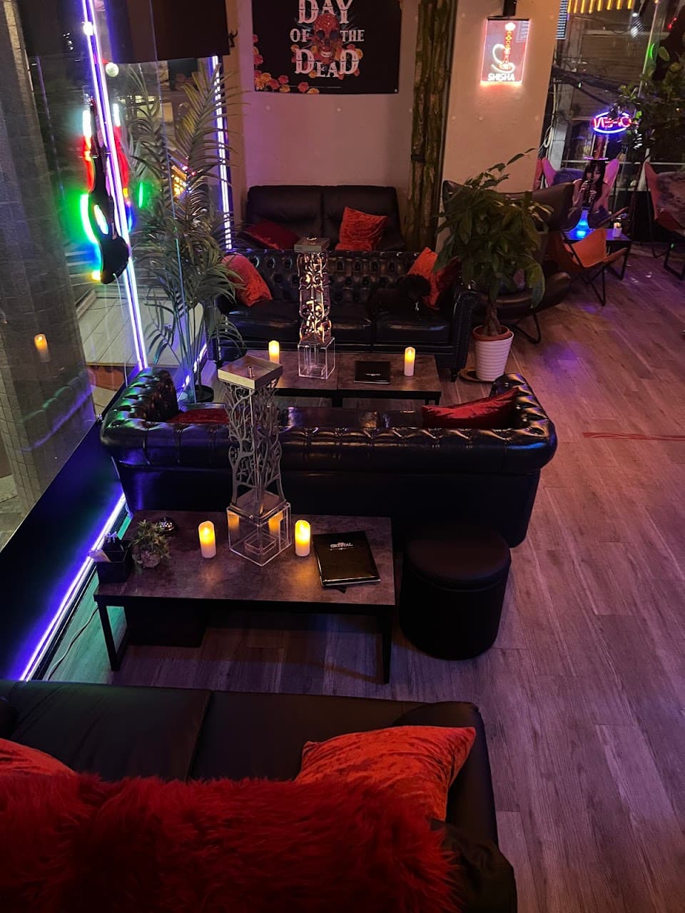CRYSTAL HEAD SHISHA CAFE BAR 西心斎橋 シーシャバー